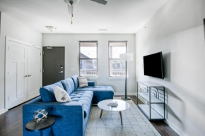 CozySuites Music Row Modern 1BR with free parking 02